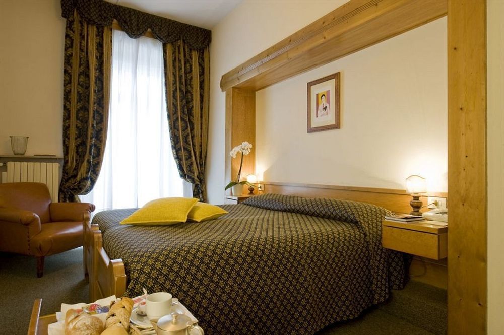 Concordia Parc Hotel กอร์ตินาดัมเปซโซ ภายนอก รูปภาพ