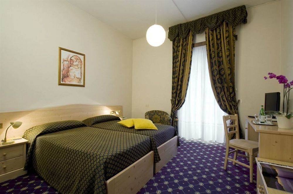 Concordia Parc Hotel กอร์ตินาดัมเปซโซ ภายนอก รูปภาพ