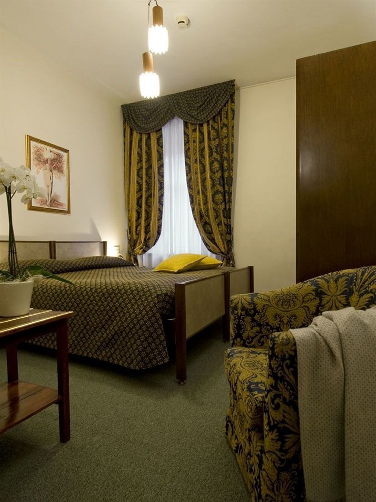 Concordia Parc Hotel กอร์ตินาดัมเปซโซ ภายนอก รูปภาพ