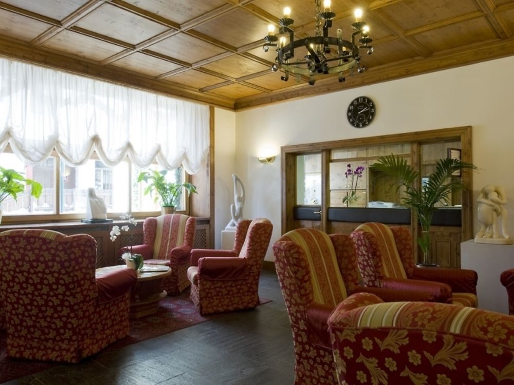 Concordia Parc Hotel กอร์ตินาดัมเปซโซ ภายนอก รูปภาพ
